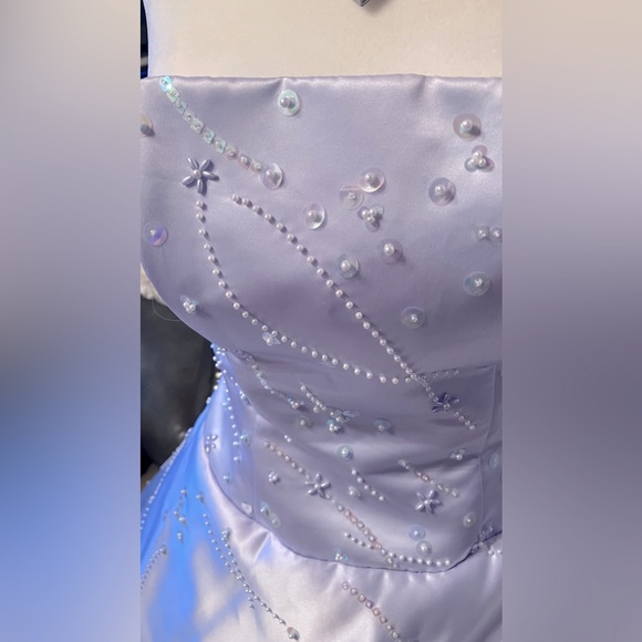 Hand beaded prom dress!!! ๐ซถ๐ป๐ - Picture 3 of 4